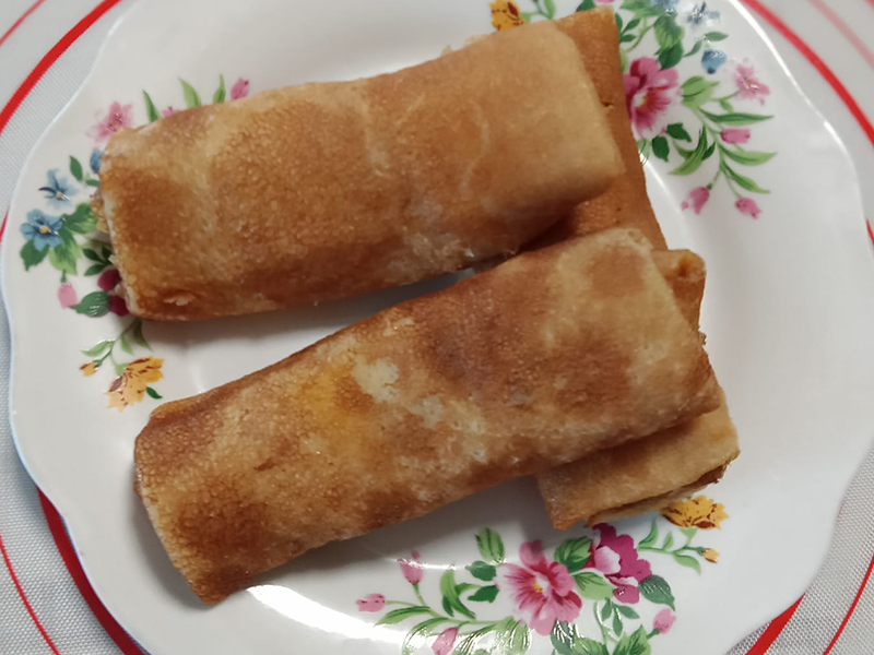 Домашние фаршированные блины с творогом